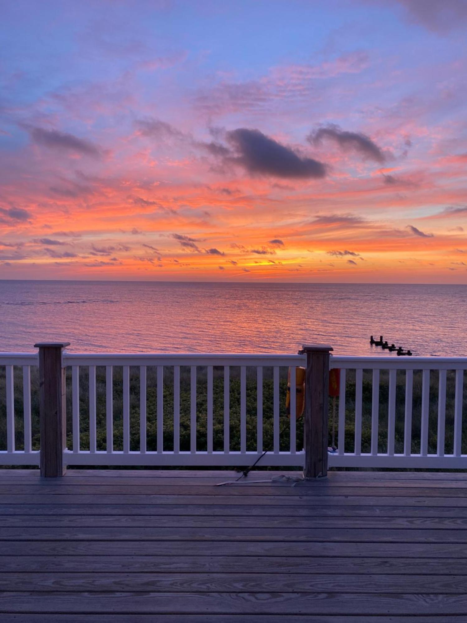 Waterfront Escape-Breweries, Vineyards N' Sunsets Apartment Villas Exterior photo